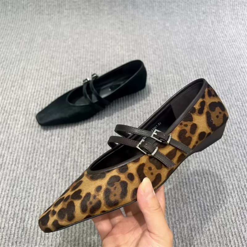 여성용 포인티드 토 캐주얼 로우힐 플랫 슈즈 레오파드  - Leopard Print Heels 리뷰 및 가격